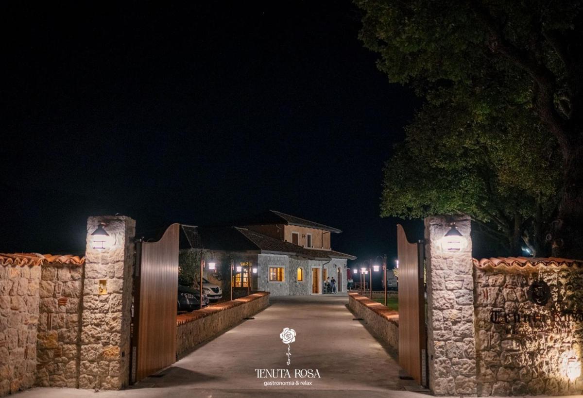 Tenuta Rosa - Gastronomia E Relax Montesano Scalo エクステリア 写真